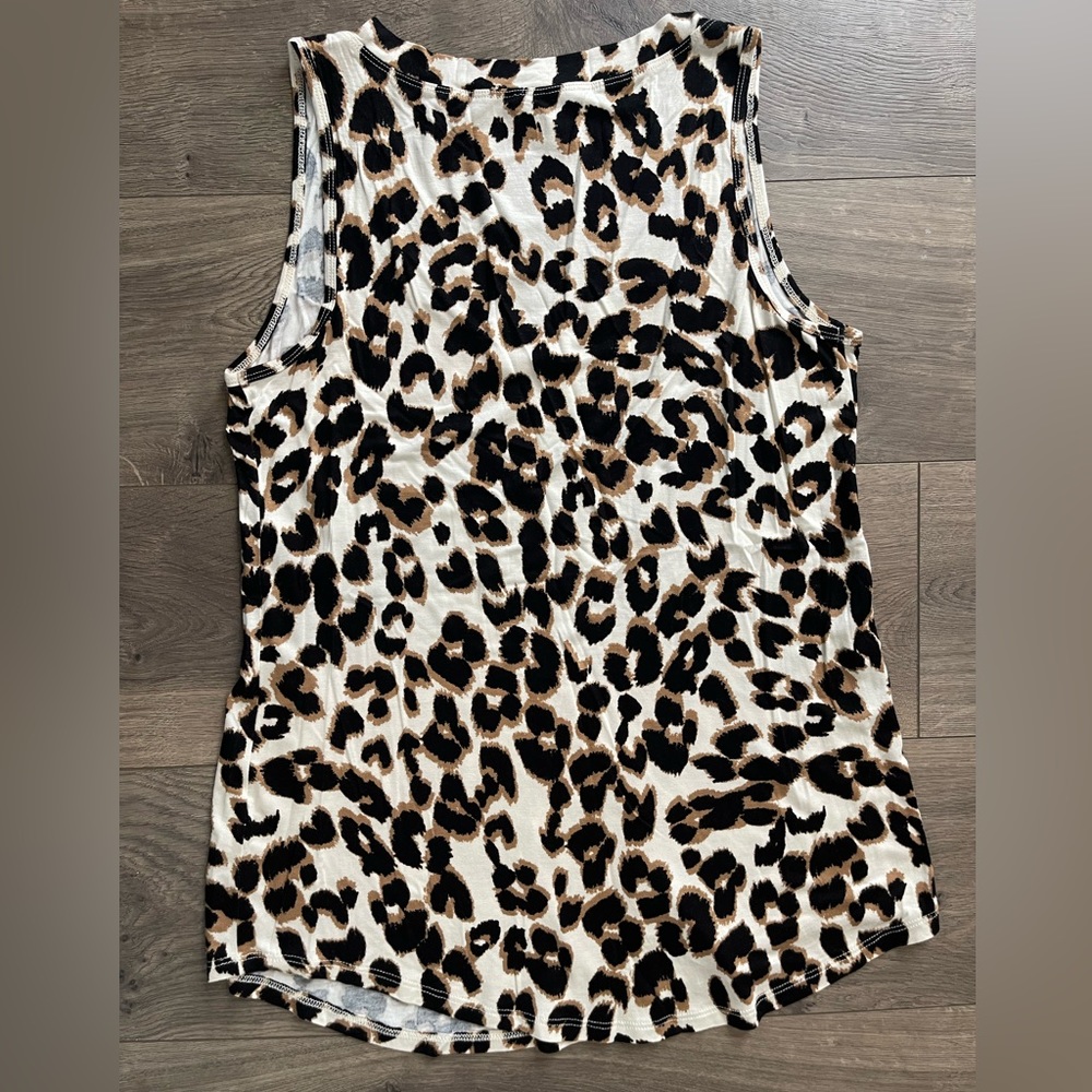 Women’s Medium Tank - Picture 2 of 3